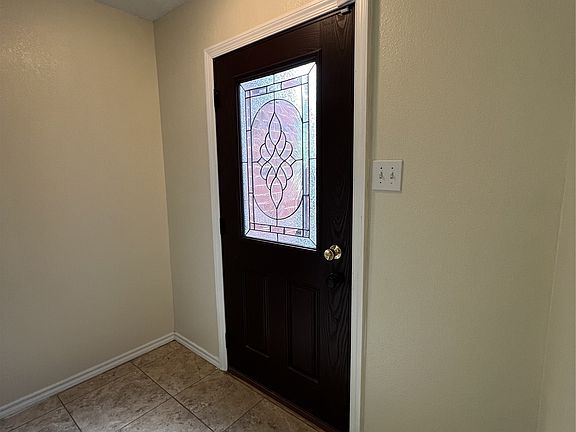 4th image of 1204 Hillside Dr