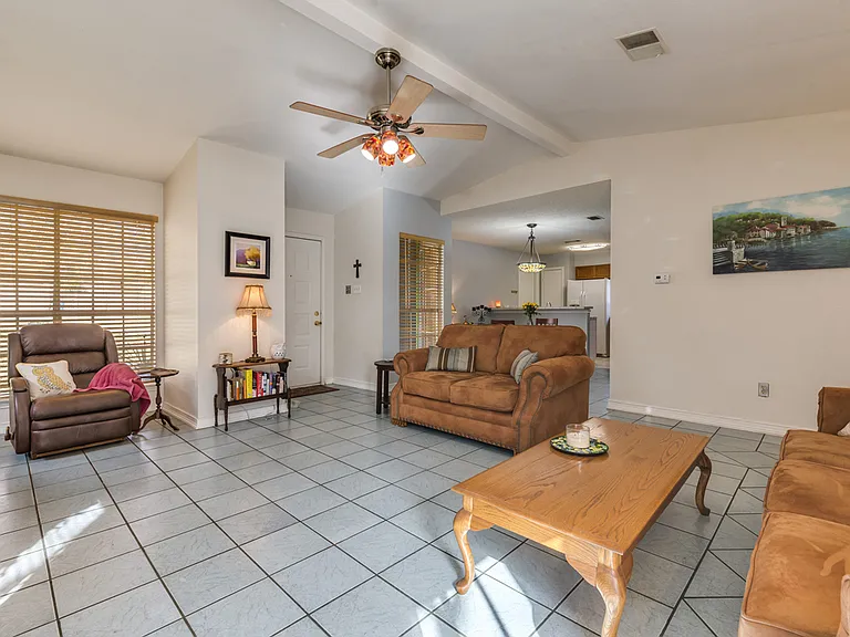 8309 Horton Trl — Photo 4