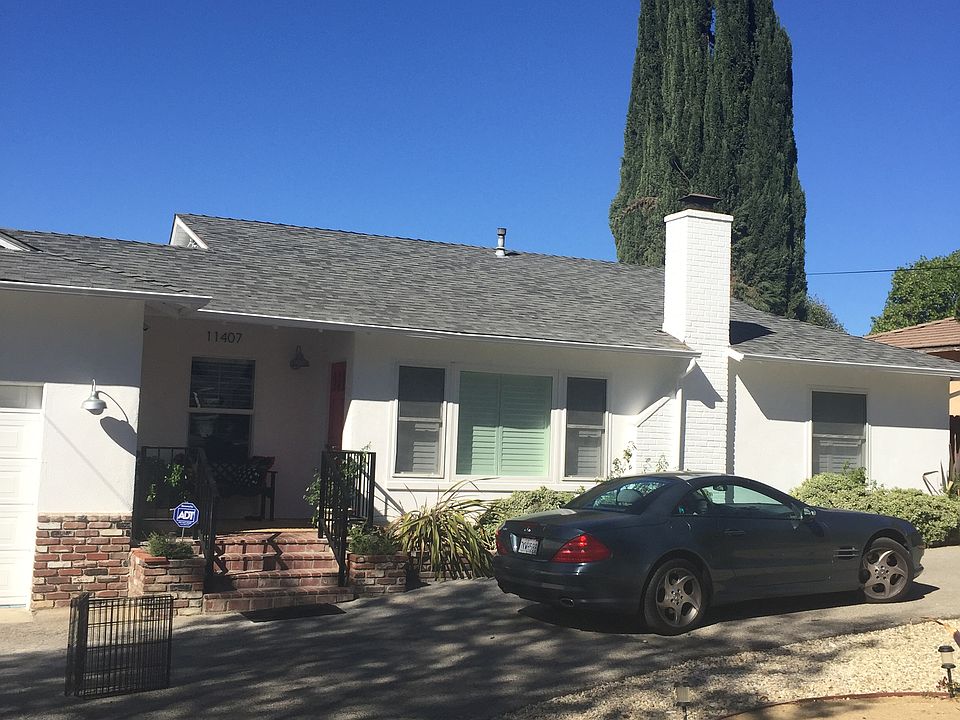 Crisp, elegant exterior