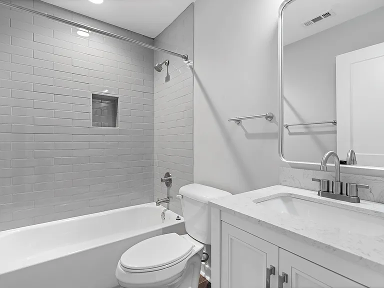 1729 Derry Ave SW — Photo 16