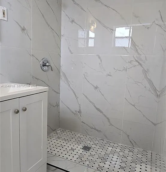 9041 Harding Ave #3 — Photo 12
