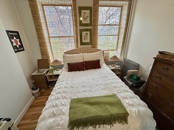 4th image of 224 E 21st St APT 3C