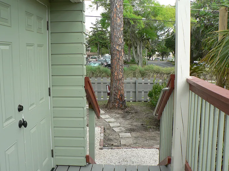 426 SE 2nd St #B — Photo 24