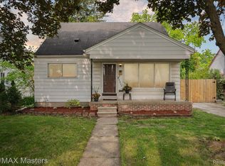6835 Gilman St, Garden City, MI 48135