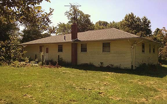 3rd image of 2930 Northwood Ave