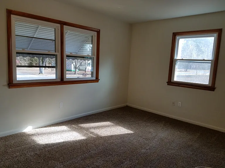 514 Corporation Rd — Photo 7