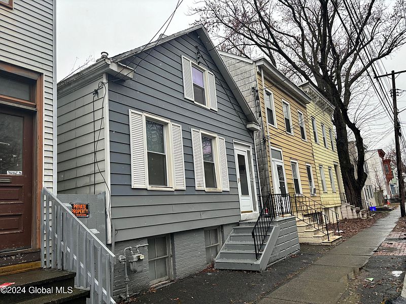 2nd image of 526 Third Street