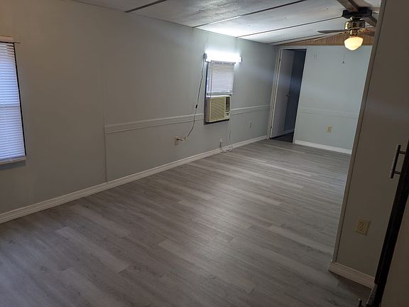 3rd image of 2207 Dora Dr