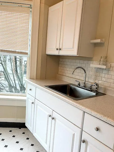 Studio, 425 sqft, $1,050 — Photo 4