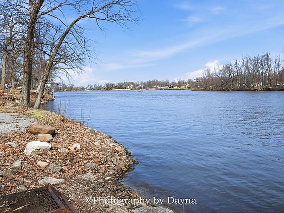2nd image of 2857 River Rd