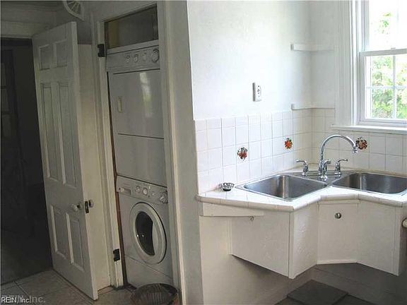 3rd image of 214 Hurley Ave