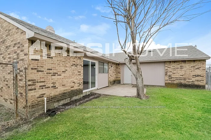 2725 Hackberry Ln — Photo 12