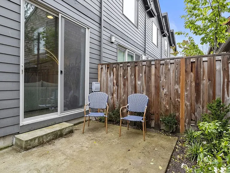 2017 SE Yamhill St — Photo 28