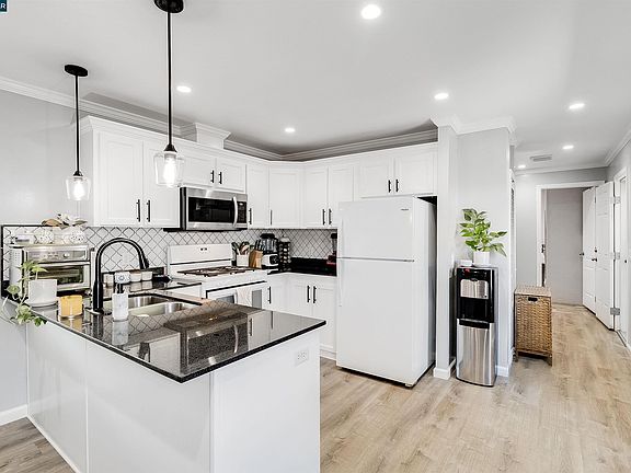 3rd image of 5751 Bridgehead Rd APT 16