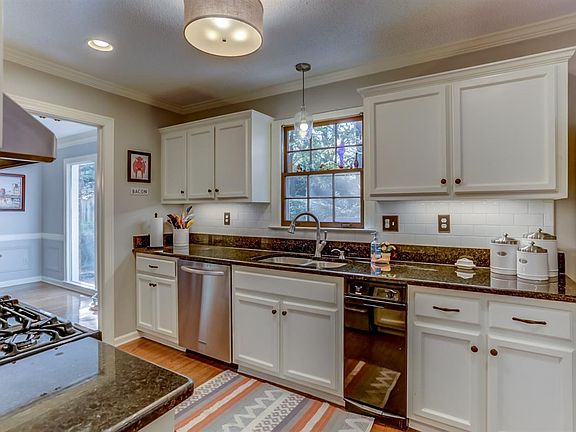 3rd image of 2949 Old Elm Ln
