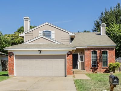 1012 Canary Ln, Mansfield, TX, 76063