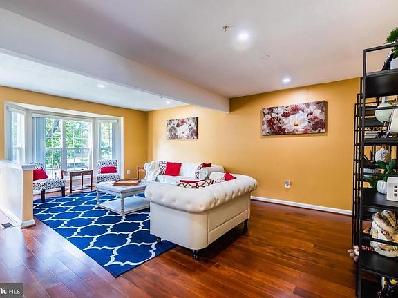 3rd image of 3525 Derby Shire Cir