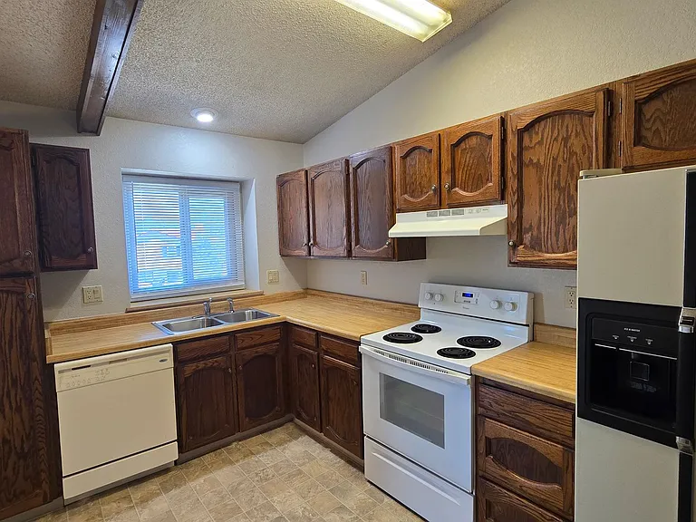 4020 Thundercloud Dr — Photo 8