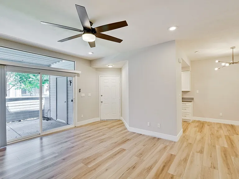 537 Shadow Dance Dr — Photo 4