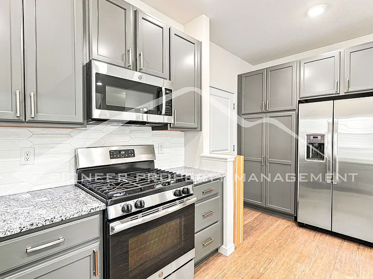 2883 S Fox St — Photo 9