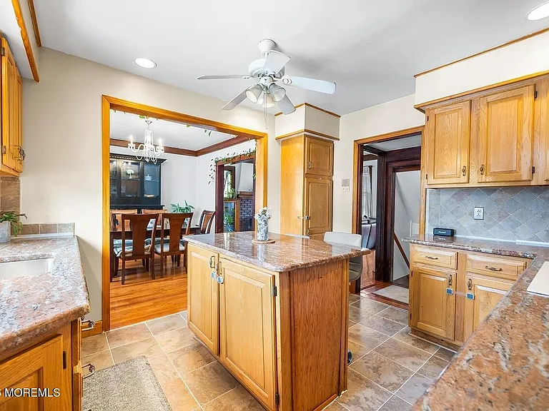 121 Summit Ave — Photo 12