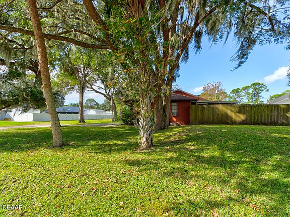 4th image of 1932 Royal Palm Dr