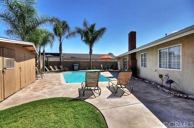 331 E Bluebell Pl — Photo 36