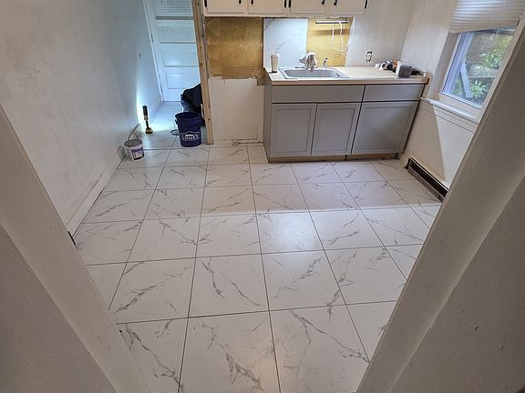 4th image of 13 Middle St #1