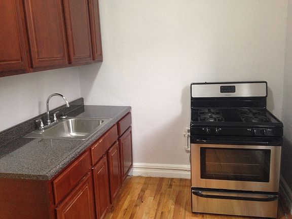 4th image of 2114 Caton Ave APT 2B