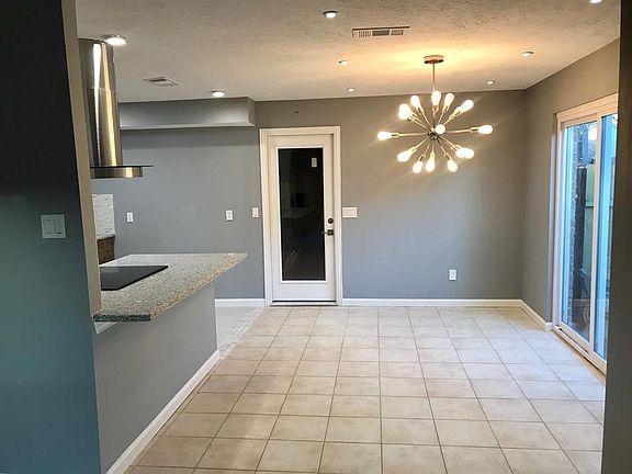 3rd image of 4323 Hickory Grove Dr