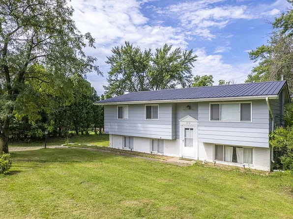 1313 James Ave NE, Swisher, IA 52338