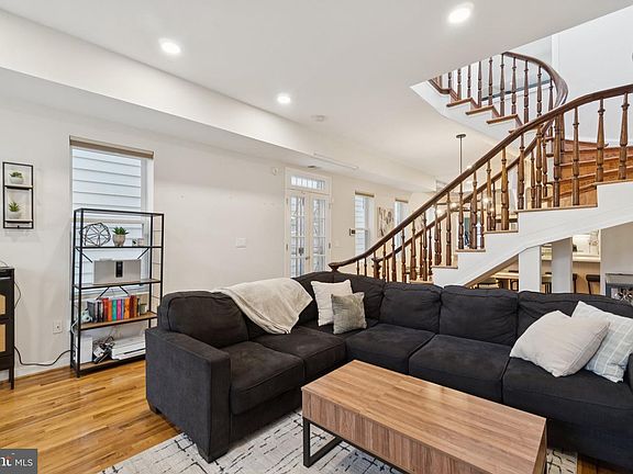 3rd image of 1514 6th St NW