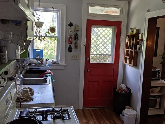 5th image of 143 W Longview Ave