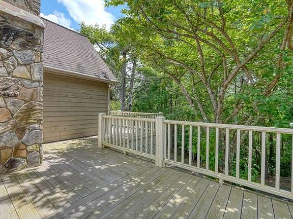 4th image of 100 Sourwood Ln