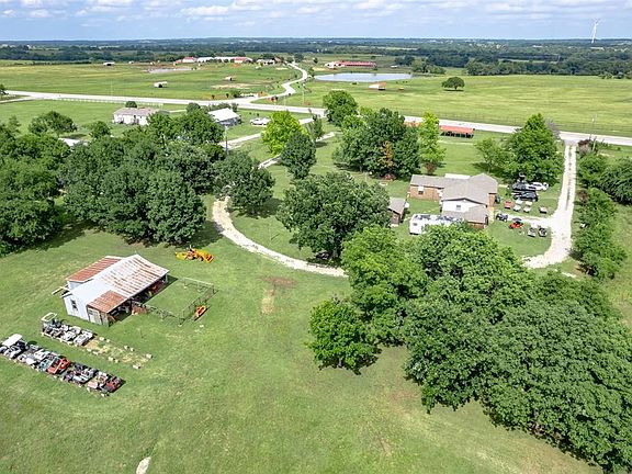 3rd image of 3126 Highway 177 N