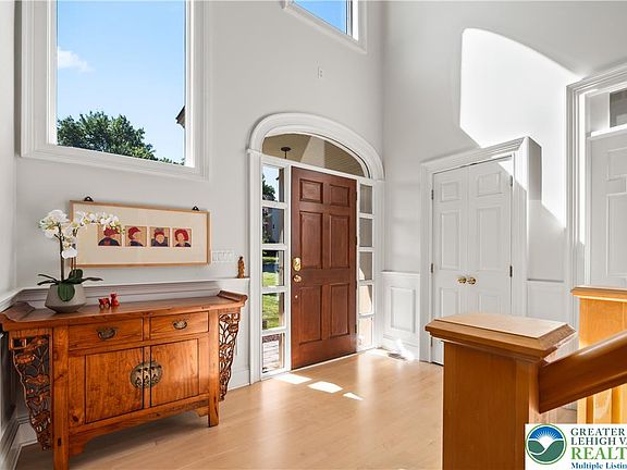 5th image of 4807 Leeds Ct