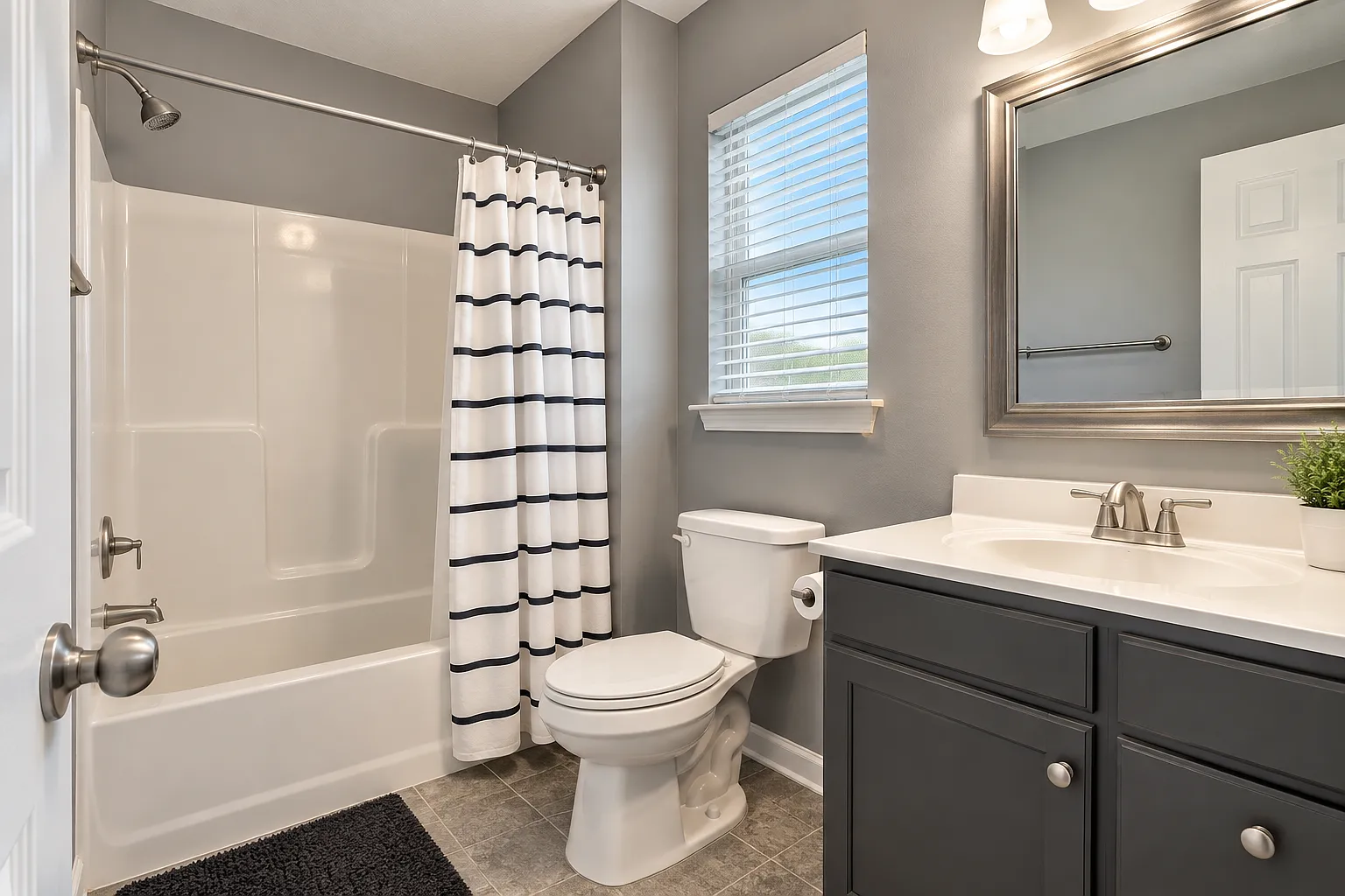 3 bed, 1200 sqft, $1,995 — Photo 2