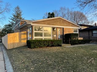 230 Kenloch Ave, Libertyville, IL