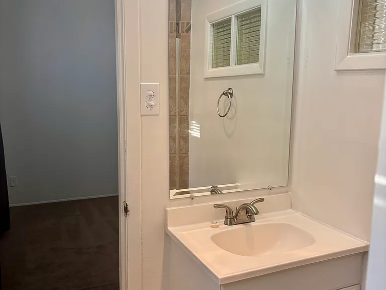 1501 Tomasita St NE — Photo 17
