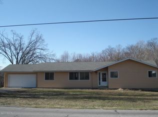 523 Warren Rd, Carbondale, IL 62901