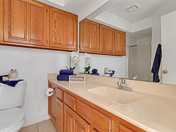 5th image of 1112 Parkwood Pl