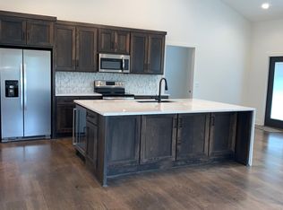 109 W Pine St, Raymore, MO 64083