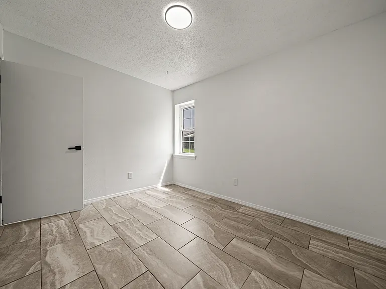 849 Elm St — Photo 47