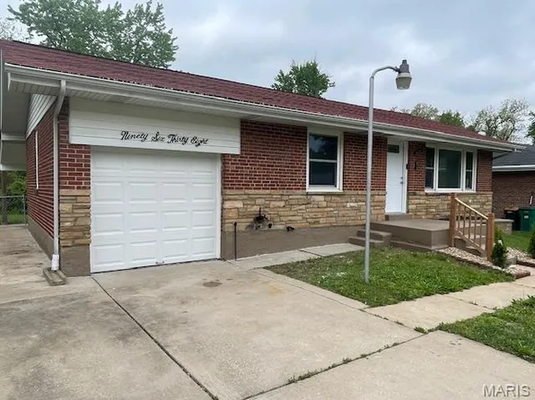 9638 Colony Dr, Saint Louis, MO 63137