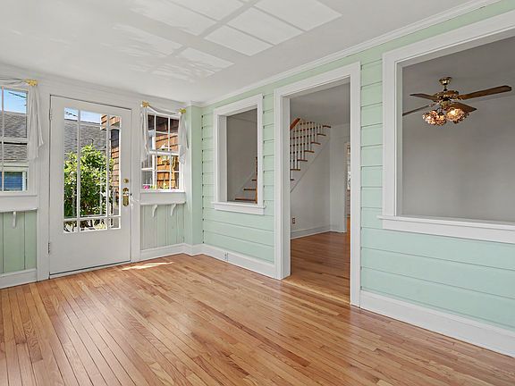 4th image of 8 Sherwood Dr