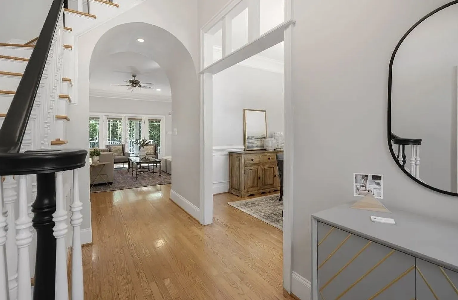 5 bed, 4.5 bath, 4400 sqft, $4,595 — Photo 3