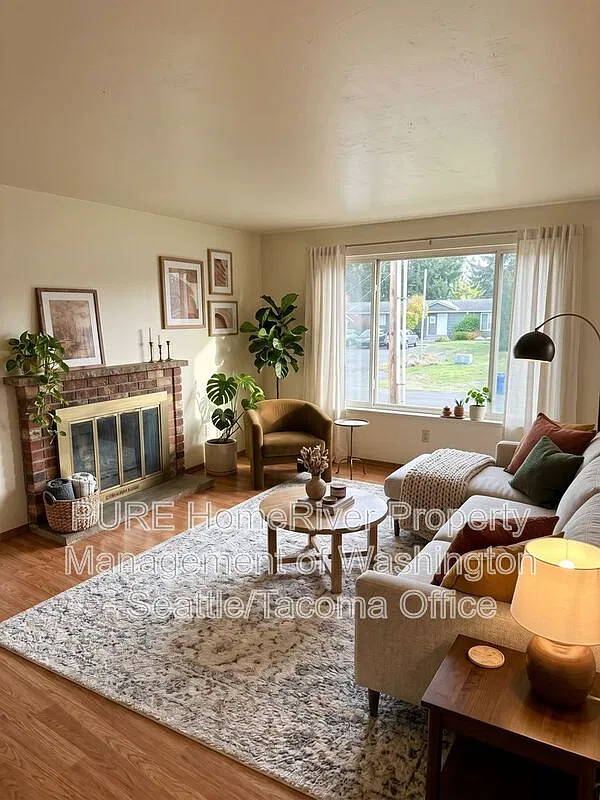 4 bed, 2.0 bath, 1700 sqft, $2,815 — Photo 2
