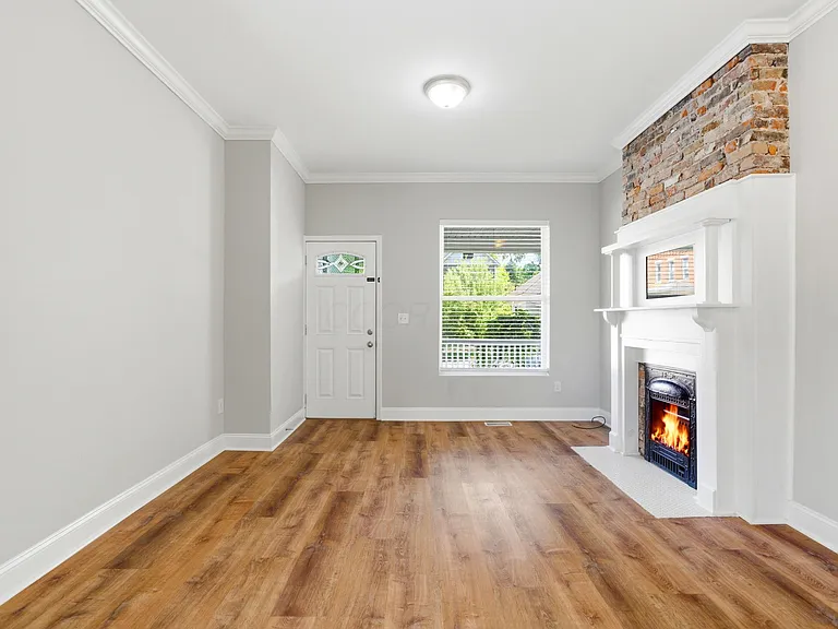 396 E Mithoff St — Photo 8