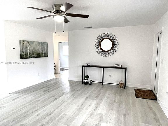 5th image of 1521 NE 35th St