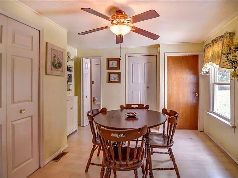 1739 N Gulick Ave — Photo 11